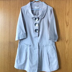 Banana USA light khaki button accent top, large